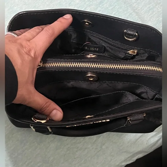 Michael Kors purse - Picture 2 of 2